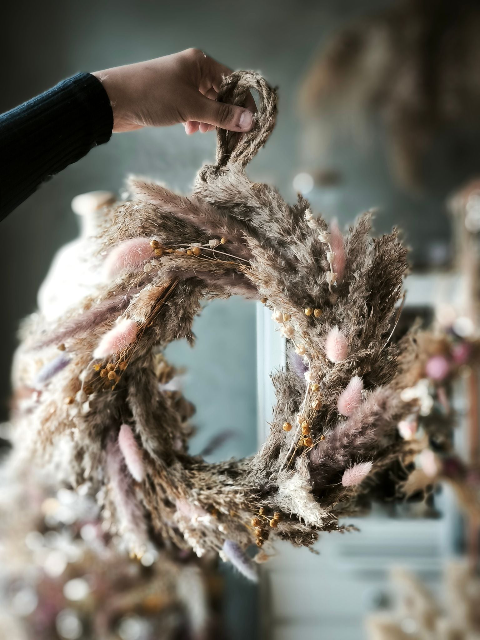 Zeitgeschenk für zwei – je einen Türkranz aus Trockenblumen gestalten