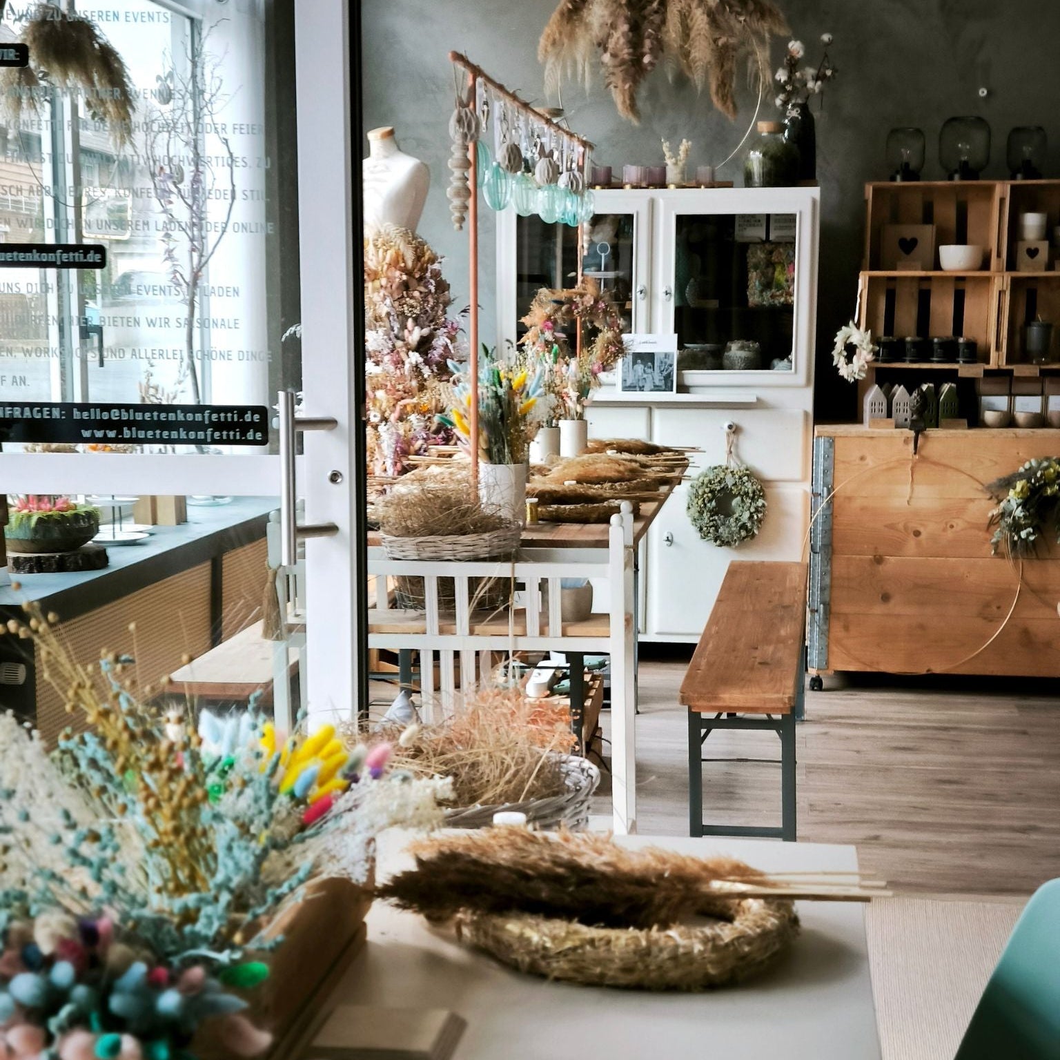 Zeitgeschenk für Gruppen Türkanz aus Trockenblumen gestalten im Blütenkonfetti-Laden