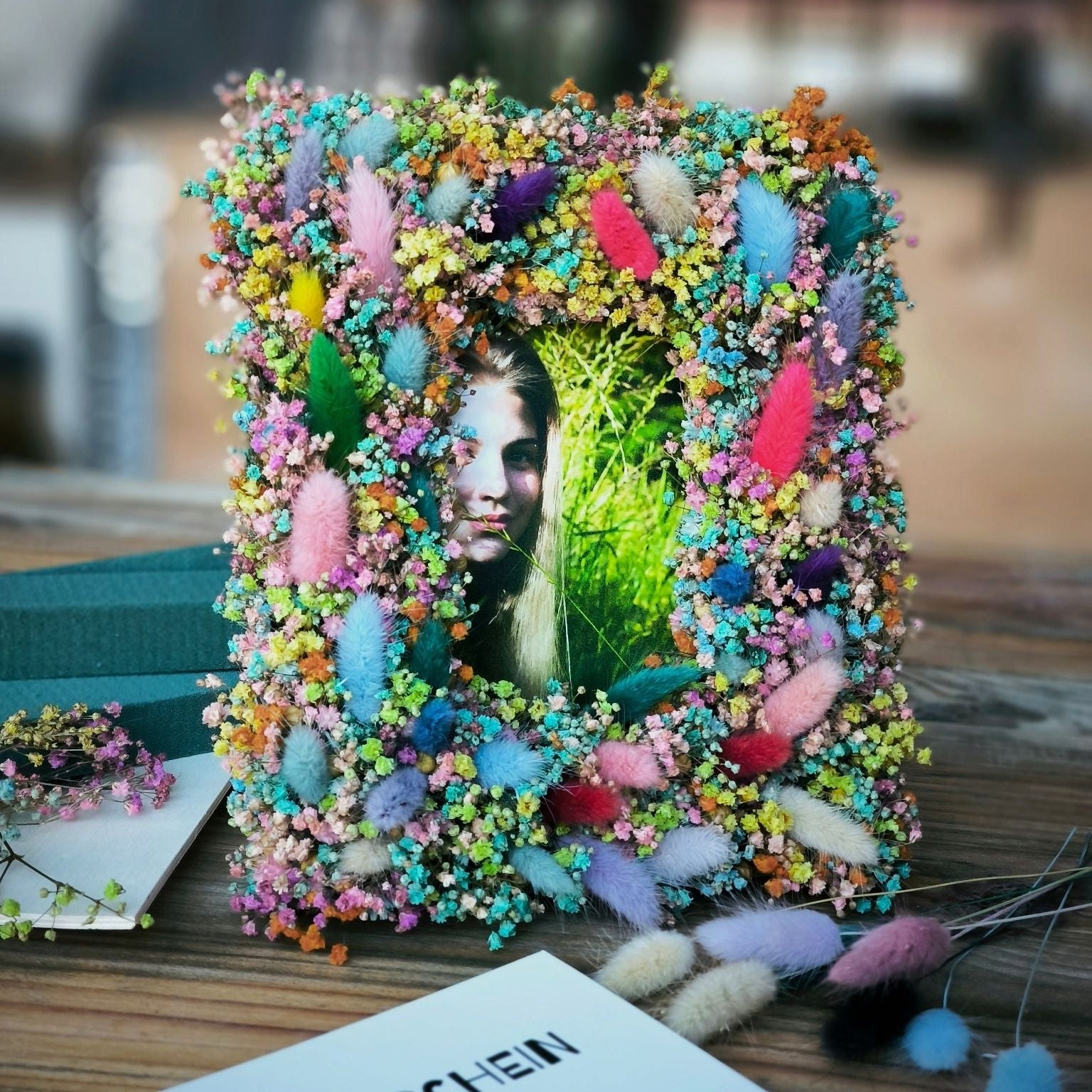 Zeitgeschenk Blütenkonfetti fertiger Bilderrahmen